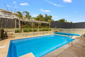 Family w Large Pool & Game Garage Wlk to Beach